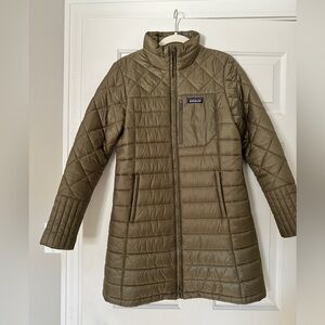 Patagonia Women’s Parka EUC Medium